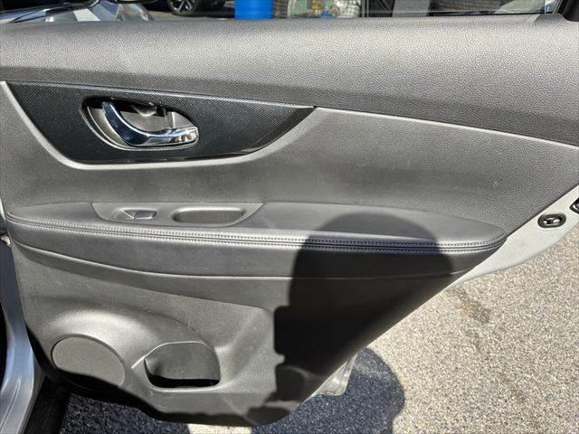 エクストレイル ２０Ｘ　ハイブリッド　エマージェンシーブレーキＰ　４ＷＤ　禁煙車　純正ＳＤナビ　バックカメラ　Ｂｌｕｅｔｏｏｔｈ　フルセグＴＶ　シートヒーター　オートエアコン　ルーフレール　ＥＴＣ　純正１７インチアルミホイール　スマートキー　電動格納ミラー（54枚目）