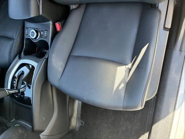 エクストレイル ２０Ｘ　ハイブリッド　エマージェンシーブレーキＰ　４ＷＤ　禁煙車　純正ＳＤナビ　バックカメラ　Ｂｌｕｅｔｏｏｔｈ　フルセグＴＶ　シートヒーター　オートエアコン　ルーフレール　ＥＴＣ　純正１７インチアルミホイール　スマートキー　電動格納ミラー（59枚目）