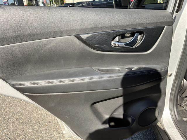 エクストレイル ２０Ｘ　ハイブリッド　エマージェンシーブレーキＰ　４ＷＤ　禁煙車　純正ＳＤナビ　バックカメラ　Ｂｌｕｅｔｏｏｔｈ　フルセグＴＶ　シートヒーター　オートエアコン　ルーフレール　ＥＴＣ　純正１７インチアルミホイール　スマートキー　電動格納ミラー（60枚目）