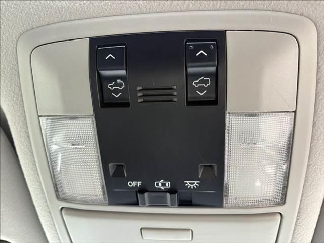 ランドクルーザープラド TX 4WD ディーゼル サンルーフ SDナビ バックカメラ クルーズコントロール フルセグTV ブルートゥース スマートキー LEDヘッドライト ETC 純正17インチアルミホイール フォグ オートAC(9枚目)