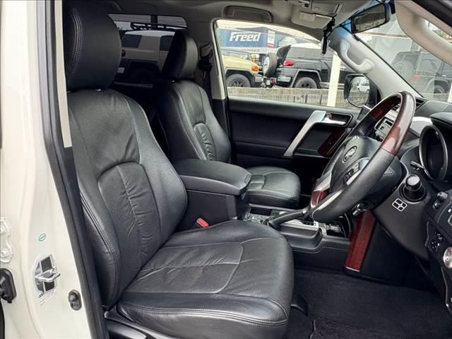 ランドクルーザープラド TX 4WD ディーゼル サンルーフ SDナビ バックカメラ クルーズコントロール フルセグTV ブルートゥース スマートキー LEDヘッドライト ETC 純正17インチアルミホイール フォグ オートAC(10枚目)