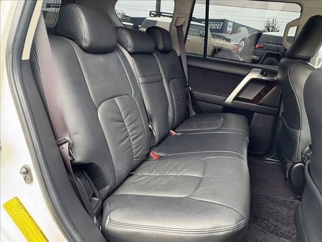 ランドクルーザープラド TX 4WD ディーゼル サンルーフ SDナビ バックカメラ クルーズコントロール フルセグTV ブルートゥース スマートキー LEDヘッドライト ETC 純正17インチアルミホイール フォグ オートAC(11枚目)