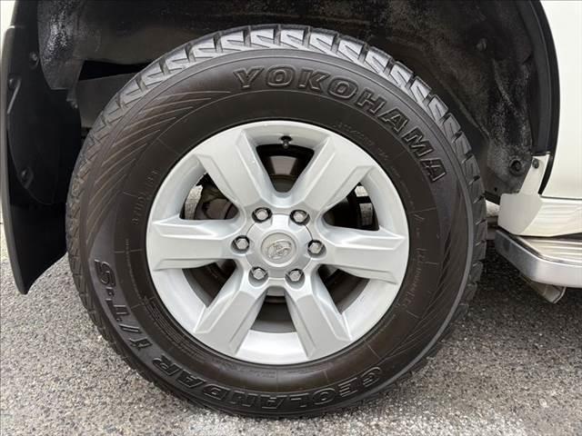ランドクルーザープラド TX 4WD ディーゼル サンルーフ SDナビ バックカメラ クルーズコントロール フルセグTV ブルートゥース スマートキー LEDヘッドライト ETC 純正17インチアルミホイール フォグ オートAC(31枚目)