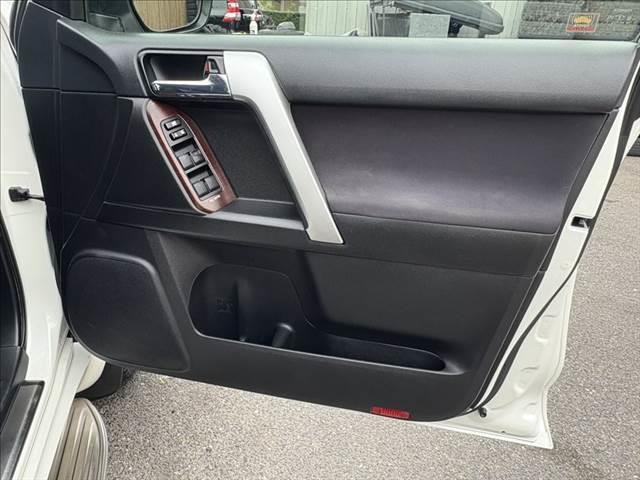 ランドクルーザープラド TX 4WD ディーゼル サンルーフ SDナビ バックカメラ クルーズコントロール フルセグTV ブルートゥース スマートキー LEDヘッドライト ETC 純正17インチアルミホイール フォグ オートAC(56枚目)