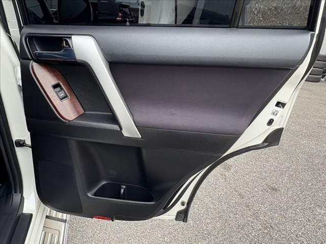 ランドクルーザープラド TX 4WD ディーゼル サンルーフ SDナビ バックカメラ クルーズコントロール フルセグTV ブルートゥース スマートキー LEDヘッドライト ETC 純正17インチアルミホイール フォグ オートAC(59枚目)