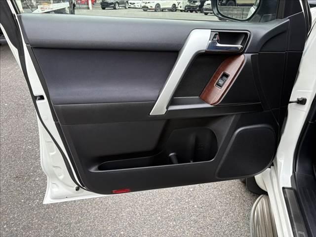 ランドクルーザープラド TX 4WD ディーゼル サンルーフ SDナビ バックカメラ クルーズコントロール フルセグTV ブルートゥース スマートキー LEDヘッドライト ETC 純正17インチアルミホイール フォグ オートAC(62枚目)