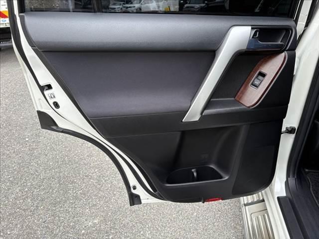 ランドクルーザープラド TX 4WD ディーゼル サンルーフ SDナビ バックカメラ クルーズコントロール フルセグTV ブルートゥース スマートキー LEDヘッドライト ETC 純正17インチアルミホイール フォグ オートAC(65枚目)