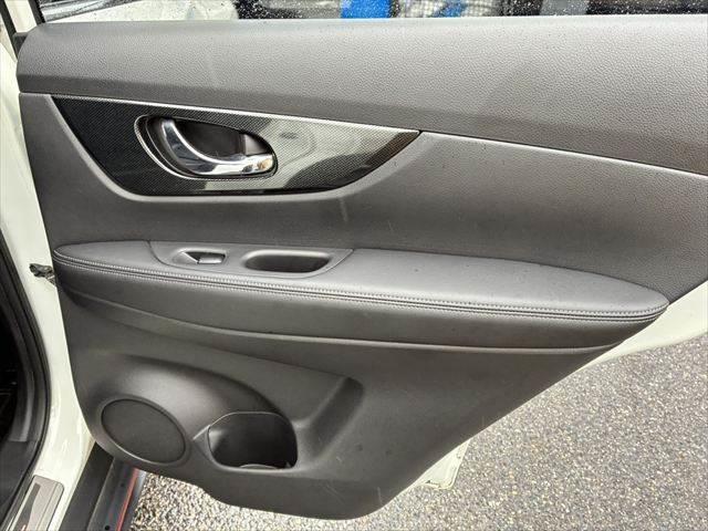 エクストレイル 20X ハイブリッド エマージェンシーブレーキP NISMOフルエアロ 4WD 本革シート 禁煙車 純正SDナビ バックカメラ フルセグ Bluetooth LEDヘッドライト シートヒーター 衝突軽減ブレーキ ETC スマートキー オートエアコン(55枚目)