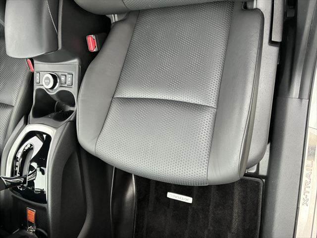 エクストレイル 20X ハイブリッド エマージェンシーブレーキP NISMOフルエアロ 4WD 本革シート 禁煙車 純正SDナビ バックカメラ フルセグ Bluetooth LEDヘッドライト シートヒーター 衝突軽減ブレーキ ETC スマートキー オートエアコン(60枚目)