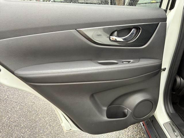 エクストレイル 20X ハイブリッド エマージェンシーブレーキP NISMOフルエアロ 4WD 本革シート 禁煙車 純正SDナビ バックカメラ フルセグ Bluetooth LEDヘッドライト シートヒーター 衝突軽減ブレーキ ETC スマートキー オートエアコン(61枚目)