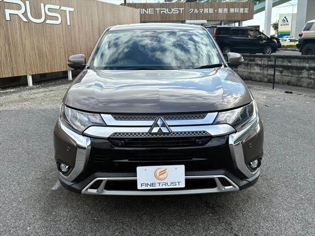 当社自慢のお車です。装備・機関系チェック済み♪横にこの車のセールスポイントを、写真と説明でアピールしてあります♪まずはご覧になってください。