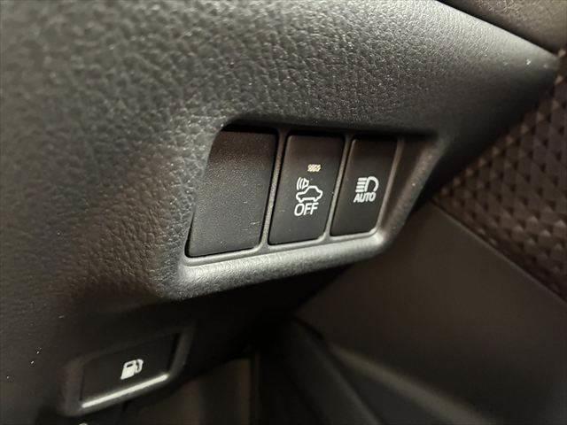 C-HR G レーダークルーズコントロール ハーフレザーシート シートヒーター ETC クリアランスソナー バックカメラ 純正9インチナビ LEDヘッドライト フルセグTV Bluetooth アイドリングストップ(7枚目)