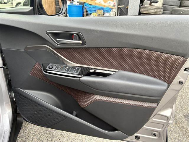 C-HR G レーダークルーズコントロール ハーフレザーシート シートヒーター ETC クリアランスソナー バックカメラ 純正9インチナビ LEDヘッドライト フルセグTV Bluetooth アイドリングストップ(48枚目)