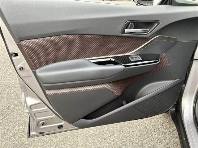 C-HR G レーダークルーズコントロール ハーフレザーシート シートヒーター ETC クリアランスソナー バックカメラ 純正9インチナビ LEDヘッドライト フルセグTV Bluetooth アイドリングストップ(54枚目)