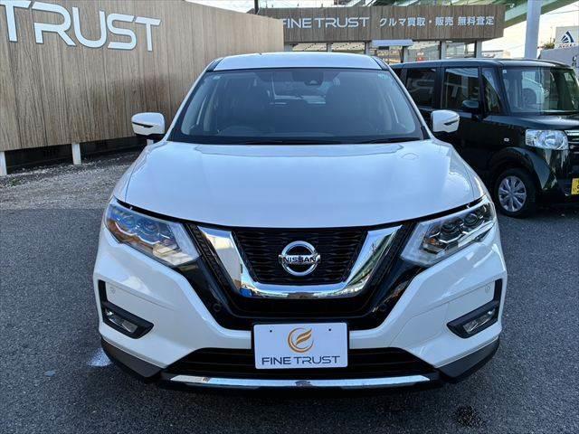 当社自慢のお車です。装備・機関系チェック済み♪横にこの車のセールスポイントを、写真と説明でアピールしてあります♪まずはご覧になってください。