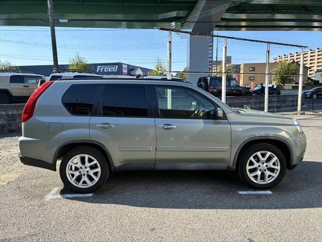 エクストレイル 20GT 4WD ディーゼルターボ 禁煙車 純正SDナビ バックカメラ フルセグTV HIDヘッドライト ルーフレール 盗難防止装置 電動格納ミラー オートエアコン パワーウィンドウ パワーステアリング(16枚目)