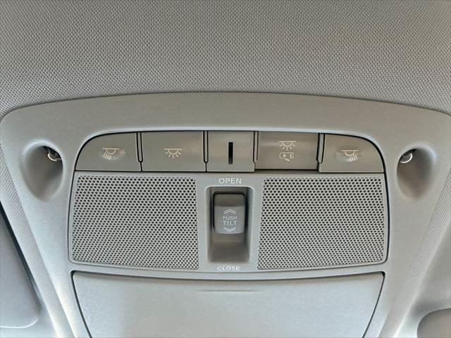 エクストレイル ２０Ｘ　ハイブリッド　エマージェンシーブレーキＰ　サンルーフ　４ＷＤ　アラウンドビューモニター　本革シート　ＥＴＣ　ＬＥＤヘッドライト　純正ＳＤナビ　スマートキー　ヒルディセントコントロール　シートヒーター　純正１７インチアルミ　電動格納ミラー（7枚目）