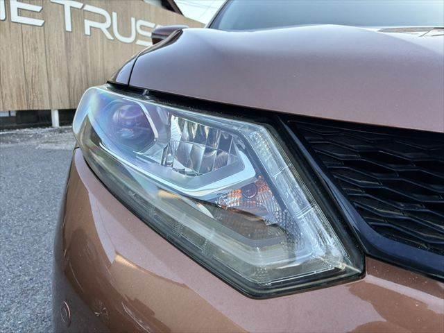 エクストレイル ２０Ｘ　ハイブリッド　エマージェンシーブレーキＰ　サンルーフ　４ＷＤ　アラウンドビューモニター　本革シート　ＥＴＣ　ＬＥＤヘッドライト　純正ＳＤナビ　スマートキー　ヒルディセントコントロール　シートヒーター　純正１７インチアルミ　電動格納ミラー（22枚目）