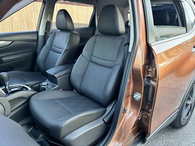 エクストレイル ２０Ｘ　ハイブリッド　エマージェンシーブレーキＰ　サンルーフ　４ＷＤ　アラウンドビューモニター　本革シート　ＥＴＣ　ＬＥＤヘッドライト　純正ＳＤナビ　スマートキー　ヒルディセントコントロール　シートヒーター　純正１７インチアルミ　電動格納ミラー（31枚目）