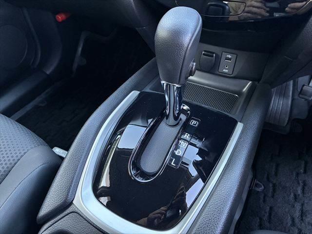 エクストレイル ２０Ｘ　ハイブリッド　エマージェンシーブレーキＰ　サンルーフ　４ＷＤ　アラウンドビューモニター　本革シート　ＥＴＣ　ＬＥＤヘッドライト　純正ＳＤナビ　スマートキー　ヒルディセントコントロール　シートヒーター　純正１７インチアルミ　電動格納ミラー（33枚目）