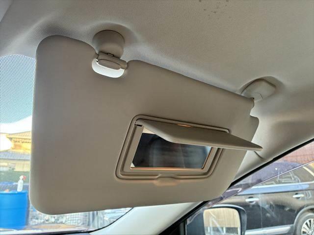 エクストレイル ２０Ｘ　ハイブリッド　エマージェンシーブレーキＰ　サンルーフ　４ＷＤ　アラウンドビューモニター　本革シート　ＥＴＣ　ＬＥＤヘッドライト　純正ＳＤナビ　スマートキー　ヒルディセントコントロール　シートヒーター　純正１７インチアルミ　電動格納ミラー（44枚目）