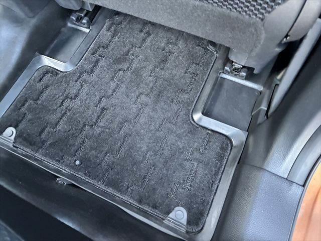 エクストレイル ２０Ｘ　ハイブリッド　エマージェンシーブレーキＰ　サンルーフ　４ＷＤ　アラウンドビューモニター　本革シート　ＥＴＣ　ＬＥＤヘッドライト　純正ＳＤナビ　スマートキー　ヒルディセントコントロール　シートヒーター　純正１７インチアルミ　電動格納ミラー（48枚目）