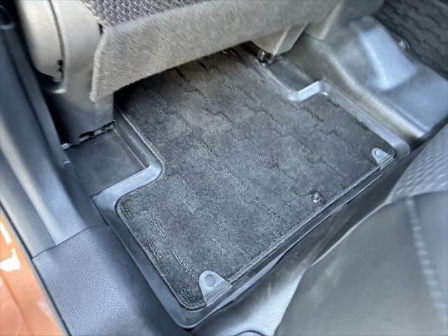 エクストレイル ２０Ｘ　ハイブリッド　エマージェンシーブレーキＰ　サンルーフ　４ＷＤ　アラウンドビューモニター　本革シート　ＥＴＣ　ＬＥＤヘッドライト　純正ＳＤナビ　スマートキー　ヒルディセントコントロール　シートヒーター　純正１７インチアルミ　電動格納ミラー（50枚目）