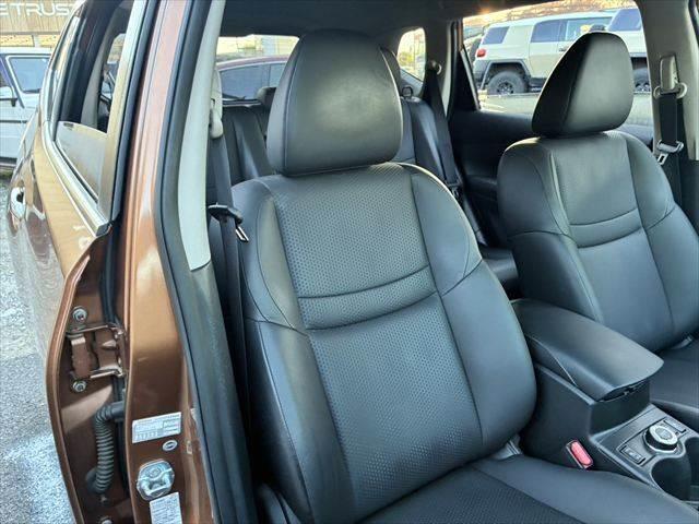 エクストレイル ２０Ｘ　ハイブリッド　エマージェンシーブレーキＰ　サンルーフ　４ＷＤ　アラウンドビューモニター　本革シート　ＥＴＣ　ＬＥＤヘッドライト　純正ＳＤナビ　スマートキー　ヒルディセントコントロール　シートヒーター　純正１７インチアルミ　電動格納ミラー（52枚目）