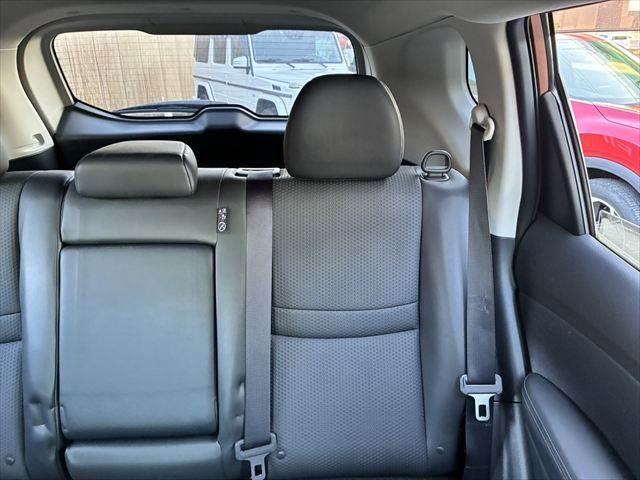 エクストレイル ２０Ｘ　ハイブリッド　エマージェンシーブレーキＰ　サンルーフ　４ＷＤ　アラウンドビューモニター　本革シート　ＥＴＣ　ＬＥＤヘッドライト　純正ＳＤナビ　スマートキー　ヒルディセントコントロール　シートヒーター　純正１７インチアルミ　電動格納ミラー（61枚目）