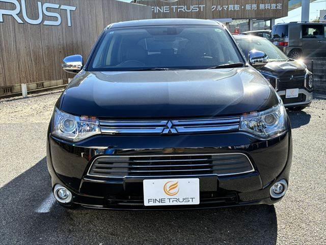 アウトランダーＰＨＥＶ Ｇナビパッケージ　４ＷＤ　純正ＳＤナビ　バックカメラ　禁煙車　衝突軽減ブレーキ　フルセグＴＶ　レーダークルーズコントロール　Ｂｌｕｅｔｏｏｔｈ　ＨＩＤヘッドライト　シートヒーター　スマートキー　ＭＴモード付シフト（16枚目）