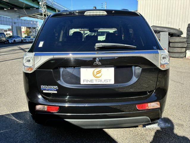 アウトランダーＰＨＥＶ Ｇナビパッケージ　４ＷＤ　純正ＳＤナビ　バックカメラ　禁煙車　衝突軽減ブレーキ　フルセグＴＶ　レーダークルーズコントロール　Ｂｌｕｅｔｏｏｔｈ　ＨＩＤヘッドライト　シートヒーター　スマートキー　ＭＴモード付シフト（20枚目）