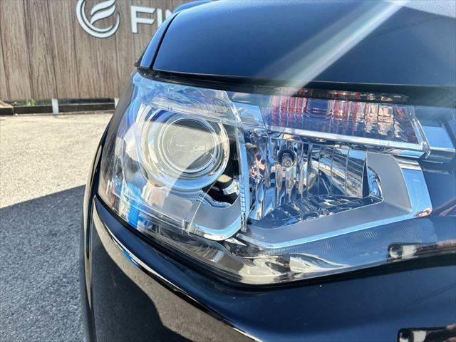 アウトランダーＰＨＥＶ Ｇナビパッケージ　４ＷＤ　純正ＳＤナビ　バックカメラ　禁煙車　衝突軽減ブレーキ　フルセグＴＶ　レーダークルーズコントロール　Ｂｌｕｅｔｏｏｔｈ　ＨＩＤヘッドライト　シートヒーター　スマートキー　ＭＴモード付シフト（24枚目）