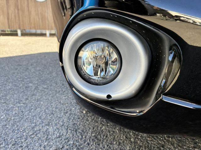 アウトランダーＰＨＥＶ Ｇナビパッケージ　４ＷＤ　純正ＳＤナビ　バックカメラ　禁煙車　衝突軽減ブレーキ　フルセグＴＶ　レーダークルーズコントロール　Ｂｌｕｅｔｏｏｔｈ　ＨＩＤヘッドライト　シートヒーター　スマートキー　ＭＴモード付シフト（26枚目）