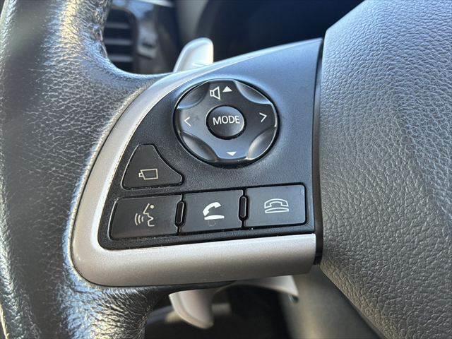 アウトランダーＰＨＥＶ Ｇナビパッケージ　４ＷＤ　純正ＳＤナビ　バックカメラ　禁煙車　衝突軽減ブレーキ　フルセグＴＶ　レーダークルーズコントロール　Ｂｌｕｅｔｏｏｔｈ　ＨＩＤヘッドライト　シートヒーター　スマートキー　ＭＴモード付シフト（41枚目）