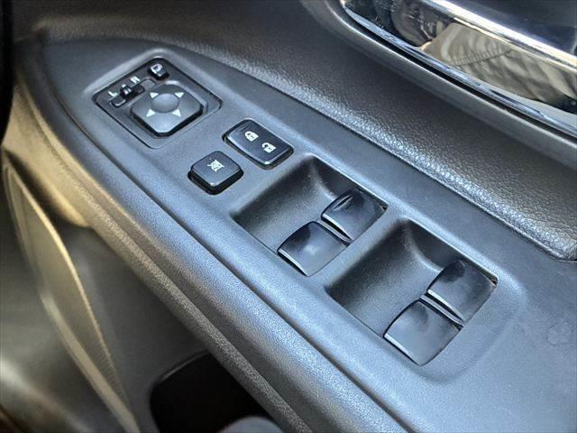 アウトランダーＰＨＥＶ Ｇナビパッケージ　４ＷＤ　純正ＳＤナビ　バックカメラ　禁煙車　衝突軽減ブレーキ　フルセグＴＶ　レーダークルーズコントロール　Ｂｌｕｅｔｏｏｔｈ　ＨＩＤヘッドライト　シートヒーター　スマートキー　ＭＴモード付シフト（43枚目）