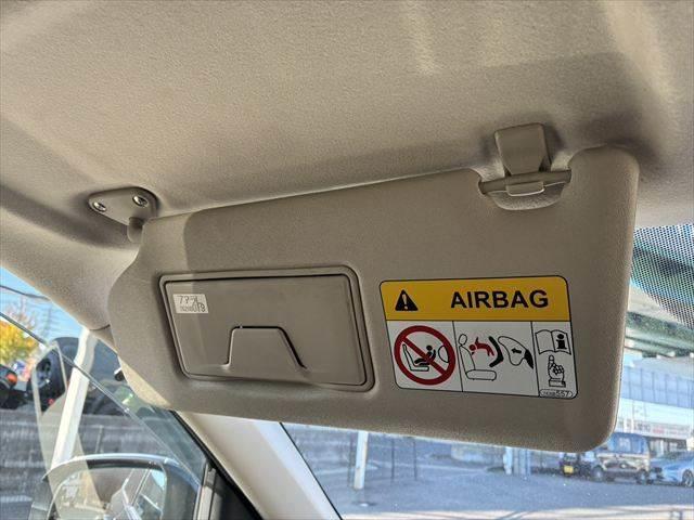 アウトランダーＰＨＥＶ Ｇナビパッケージ　４ＷＤ　純正ＳＤナビ　バックカメラ　禁煙車　衝突軽減ブレーキ　フルセグＴＶ　レーダークルーズコントロール　Ｂｌｕｅｔｏｏｔｈ　ＨＩＤヘッドライト　シートヒーター　スマートキー　ＭＴモード付シフト（45枚目）