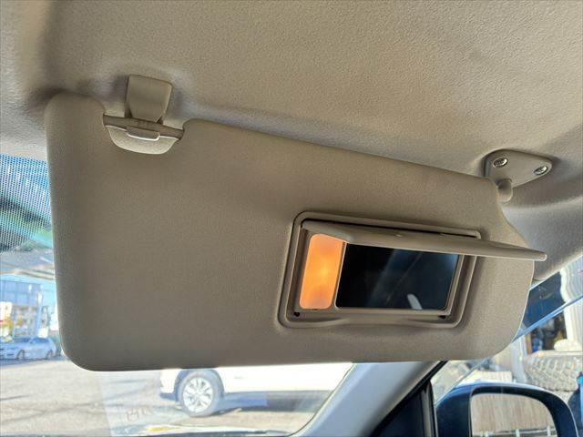 アウトランダーＰＨＥＶ Ｇナビパッケージ　４ＷＤ　純正ＳＤナビ　バックカメラ　禁煙車　衝突軽減ブレーキ　フルセグＴＶ　レーダークルーズコントロール　Ｂｌｕｅｔｏｏｔｈ　ＨＩＤヘッドライト　シートヒーター　スマートキー　ＭＴモード付シフト（46枚目）