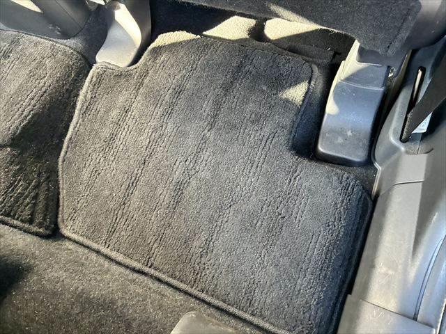 アウトランダーＰＨＥＶ Ｇナビパッケージ　４ＷＤ　純正ＳＤナビ　バックカメラ　禁煙車　衝突軽減ブレーキ　フルセグＴＶ　レーダークルーズコントロール　Ｂｌｕｅｔｏｏｔｈ　ＨＩＤヘッドライト　シートヒーター　スマートキー　ＭＴモード付シフト（49枚目）