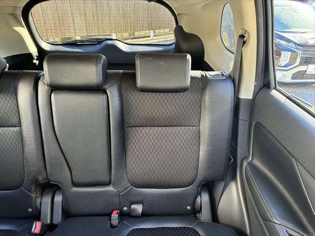 アウトランダーＰＨＥＶ Ｇナビパッケージ　４ＷＤ　純正ＳＤナビ　バックカメラ　禁煙車　衝突軽減ブレーキ　フルセグＴＶ　レーダークルーズコントロール　Ｂｌｕｅｔｏｏｔｈ　ＨＩＤヘッドライト　シートヒーター　スマートキー　ＭＴモード付シフト（62枚目）