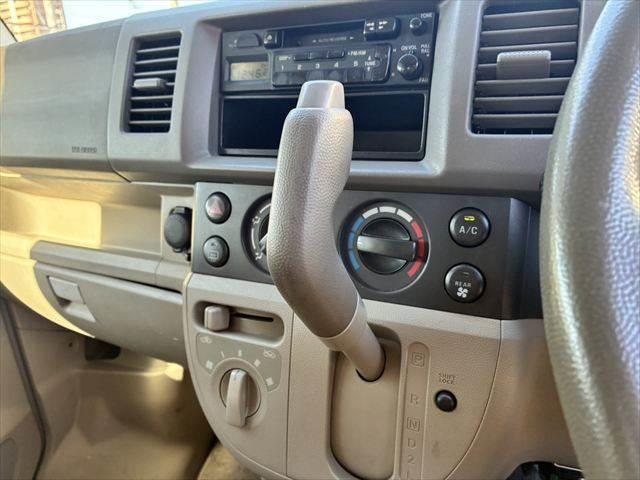 エブリイ ジョイン　ＥＴＣ　運転席エアバッグ　助手席エアバッグ　エアコン　キーレスキー　両側スライドドア　ハロゲンヘッドライト　盗難防止装置　１２インチアルミホイール　パワーウィンドウ　電動格納ミラー　パワーステアリング（27枚目）