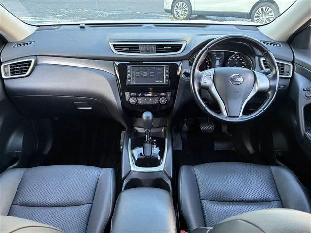 エクストレイル ２０Ｘ　ハイブリッド　エマージェンシーブレーキＰ　４ＷＤ　禁煙車　純正メモリーナビ　バックカメラ　フルセグＴＶ　　Ｂｌｕｅｔｏｏｔｈ対応　ＵＳＢポート　衝突軽減ブレーキ　シートヒーター　ＬＥＤヘッドライト　電動格納ミラー　盗難防止装置　スマートキー（3枚目）