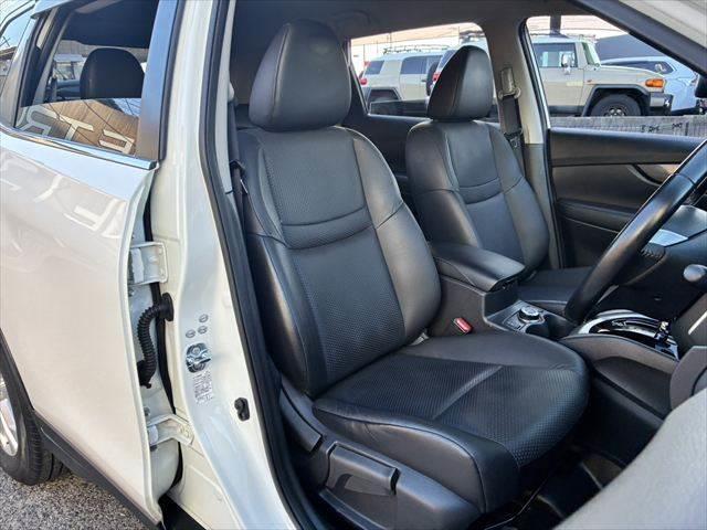 エクストレイル ２０Ｘ　ハイブリッド　エマージェンシーブレーキＰ　４ＷＤ　禁煙車　純正メモリーナビ　バックカメラ　フルセグＴＶ　　Ｂｌｕｅｔｏｏｔｈ対応　ＵＳＢポート　衝突軽減ブレーキ　シートヒーター　ＬＥＤヘッドライト　電動格納ミラー　盗難防止装置　スマートキー（8枚目）