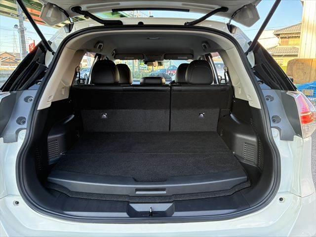 エクストレイル ２０Ｘ　ハイブリッド　エマージェンシーブレーキＰ　４ＷＤ　禁煙車　純正メモリーナビ　バックカメラ　フルセグＴＶ　　Ｂｌｕｅｔｏｏｔｈ対応　ＵＳＢポート　衝突軽減ブレーキ　シートヒーター　ＬＥＤヘッドライト　電動格納ミラー　盗難防止装置　スマートキー（10枚目）