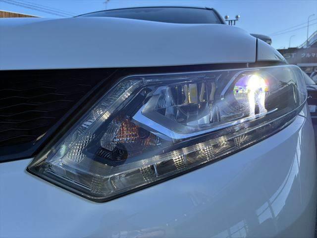 エクストレイル ２０Ｘ　ハイブリッド　エマージェンシーブレーキＰ　４ＷＤ　禁煙車　純正メモリーナビ　バックカメラ　フルセグＴＶ　　Ｂｌｕｅｔｏｏｔｈ対応　ＵＳＢポート　衝突軽減ブレーキ　シートヒーター　ＬＥＤヘッドライト　電動格納ミラー　盗難防止装置　スマートキー（12枚目）