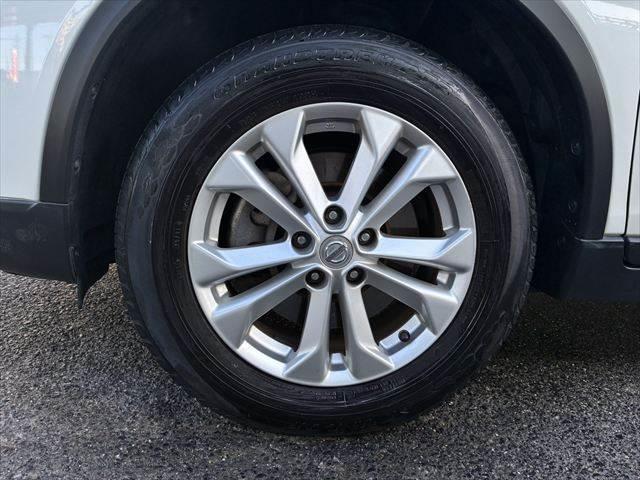 エクストレイル ２０Ｘ　ハイブリッド　エマージェンシーブレーキＰ　４ＷＤ　禁煙車　純正メモリーナビ　バックカメラ　フルセグＴＶ　　Ｂｌｕｅｔｏｏｔｈ対応　ＵＳＢポート　衝突軽減ブレーキ　シートヒーター　ＬＥＤヘッドライト　電動格納ミラー　盗難防止装置　スマートキー（27枚目）