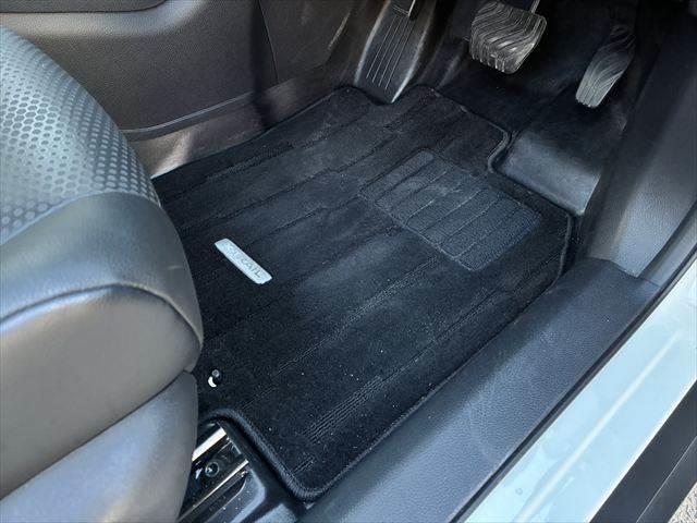 エクストレイル ２０Ｘ　ハイブリッド　エマージェンシーブレーキＰ　４ＷＤ　禁煙車　純正メモリーナビ　バックカメラ　フルセグＴＶ　　Ｂｌｕｅｔｏｏｔｈ対応　ＵＳＢポート　衝突軽減ブレーキ　シートヒーター　ＬＥＤヘッドライト　電動格納ミラー　盗難防止装置　スマートキー（43枚目）