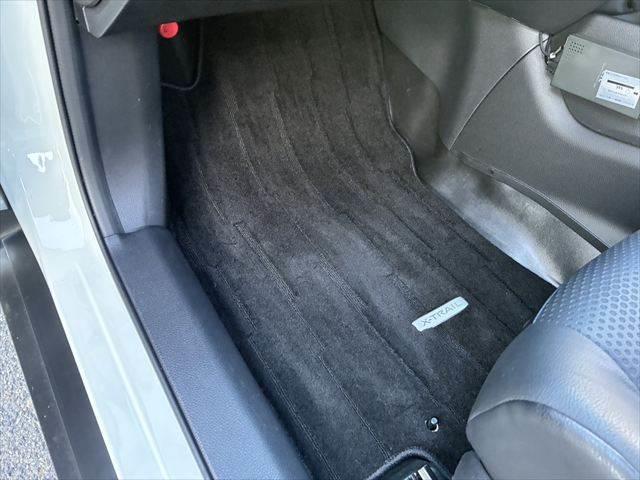 エクストレイル ２０Ｘ　ハイブリッド　エマージェンシーブレーキＰ　４ＷＤ　禁煙車　純正メモリーナビ　バックカメラ　フルセグＴＶ　　Ｂｌｕｅｔｏｏｔｈ対応　ＵＳＢポート　衝突軽減ブレーキ　シートヒーター　ＬＥＤヘッドライト　電動格納ミラー　盗難防止装置　スマートキー（45枚目）