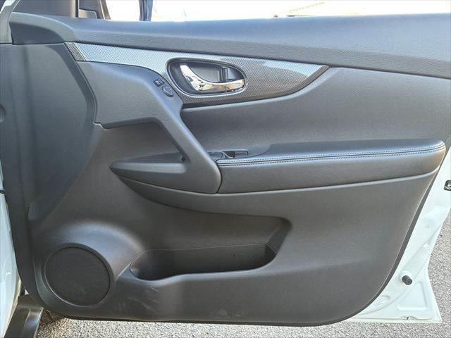 エクストレイル ２０Ｘ　ハイブリッド　エマージェンシーブレーキＰ　４ＷＤ　禁煙車　純正メモリーナビ　バックカメラ　フルセグＴＶ　　Ｂｌｕｅｔｏｏｔｈ対応　ＵＳＢポート　衝突軽減ブレーキ　シートヒーター　ＬＥＤヘッドライト　電動格納ミラー　盗難防止装置　スマートキー（47枚目）