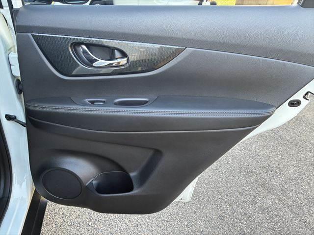 エクストレイル ２０Ｘ　ハイブリッド　エマージェンシーブレーキＰ　４ＷＤ　禁煙車　純正メモリーナビ　バックカメラ　フルセグＴＶ　　Ｂｌｕｅｔｏｏｔｈ対応　ＵＳＢポート　衝突軽減ブレーキ　シートヒーター　ＬＥＤヘッドライト　電動格納ミラー　盗難防止装置　スマートキー（50枚目）