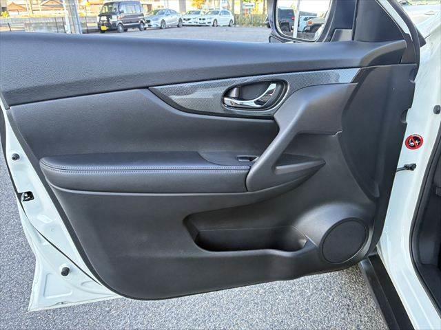 エクストレイル ２０Ｘ　ハイブリッド　エマージェンシーブレーキＰ　４ＷＤ　禁煙車　純正メモリーナビ　バックカメラ　フルセグＴＶ　　Ｂｌｕｅｔｏｏｔｈ対応　ＵＳＢポート　衝突軽減ブレーキ　シートヒーター　ＬＥＤヘッドライト　電動格納ミラー　盗難防止装置　スマートキー（53枚目）